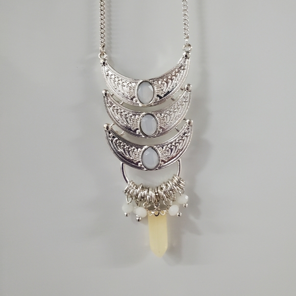 New Spirit Opalesque Triple Moon Crystal Necklace. - Picture 7 of 10